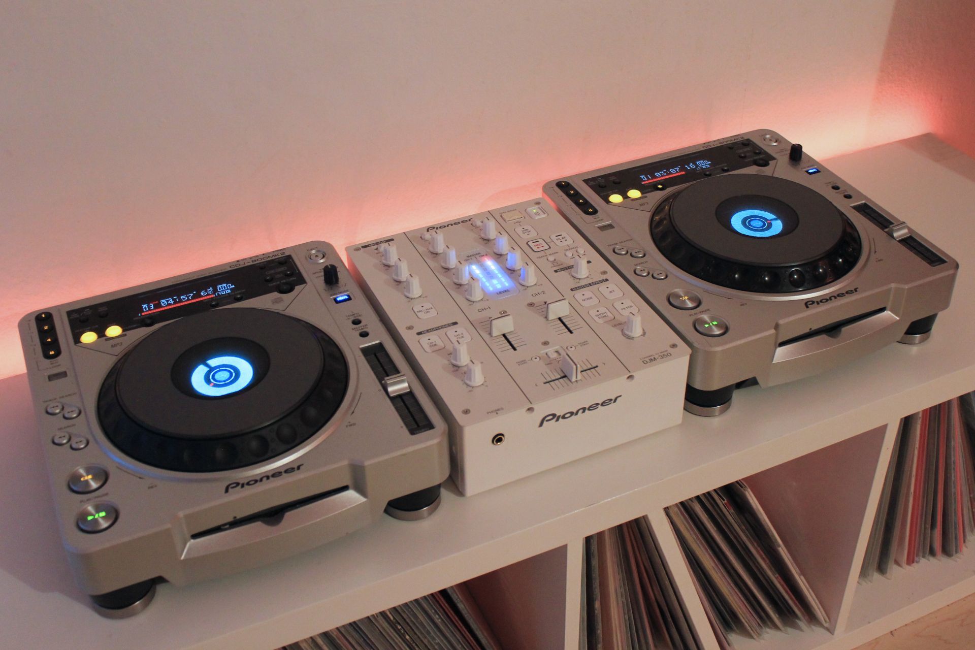 Hochzeit in fast ganz weiß.